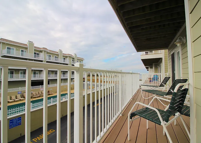 Hotel Lucayan By Kees Vacations 3*